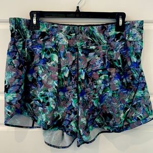 Lululemon 5” track that mid rise size 16 short. Like new - worn 2 times